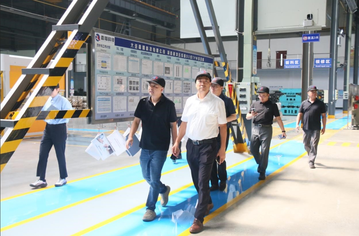 大連自貿(mào)片區(qū)（保稅區(qū)）管委會(huì)副主任富強(qiáng)一行蒞臨大連嘉翔調(diào)研